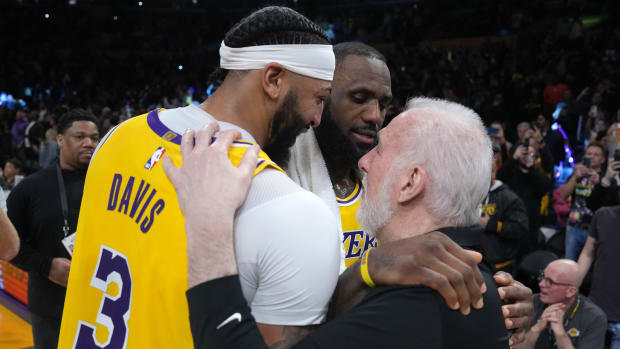 anthony davis lebron james gregg popovich spurs 1-25-23